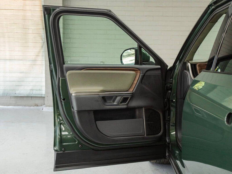 2022 Rivian R1T Adventure