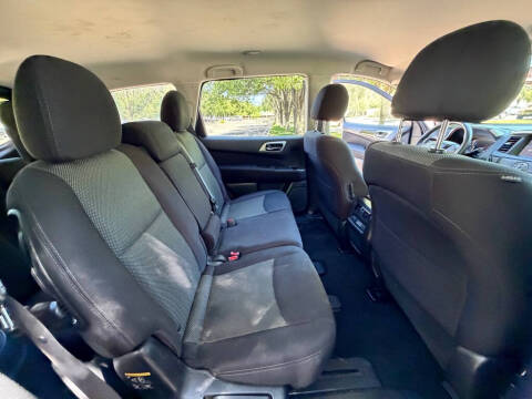 2017 Nissan Pathfinder S