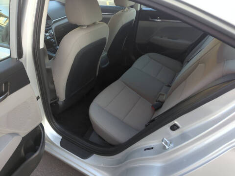 2019 Hyundai Elantra SE