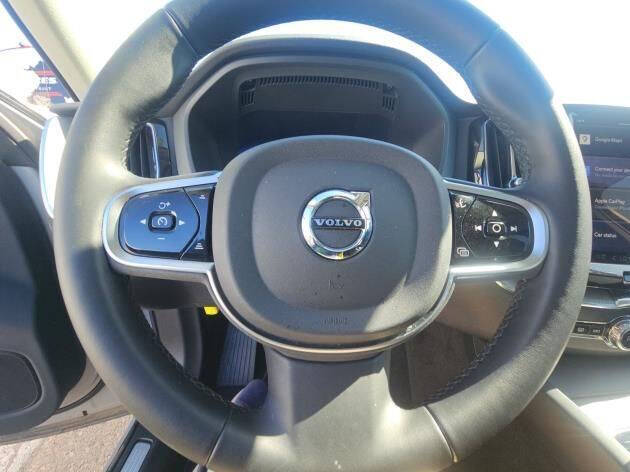 2025 Volvo XC60 B5 Plus Dark Theme