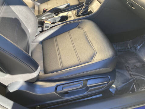 2017 Volkswagen Passat 1.8T SE