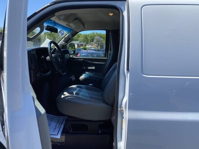 2022 Chevrolet Express 2500