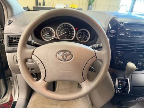 2004 Toyota Sienna