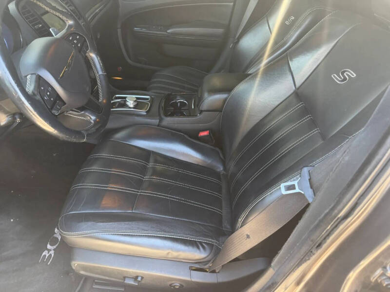 2016 Chrysler 300