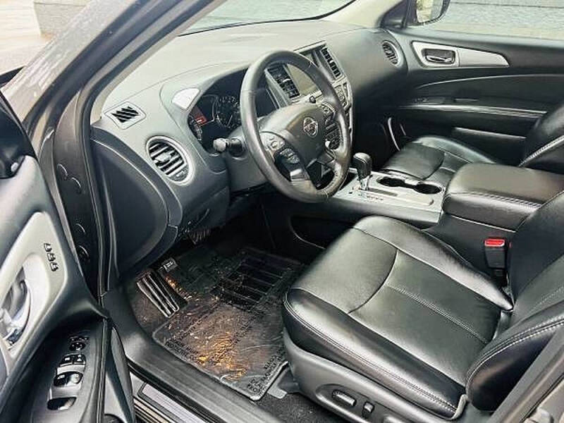 2020 Nissan Pathfinder SL