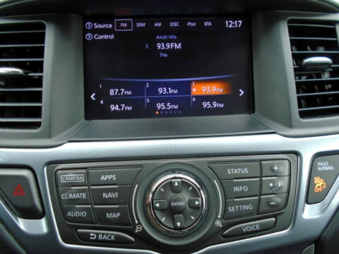 2017 Nissan Pathfinder SL