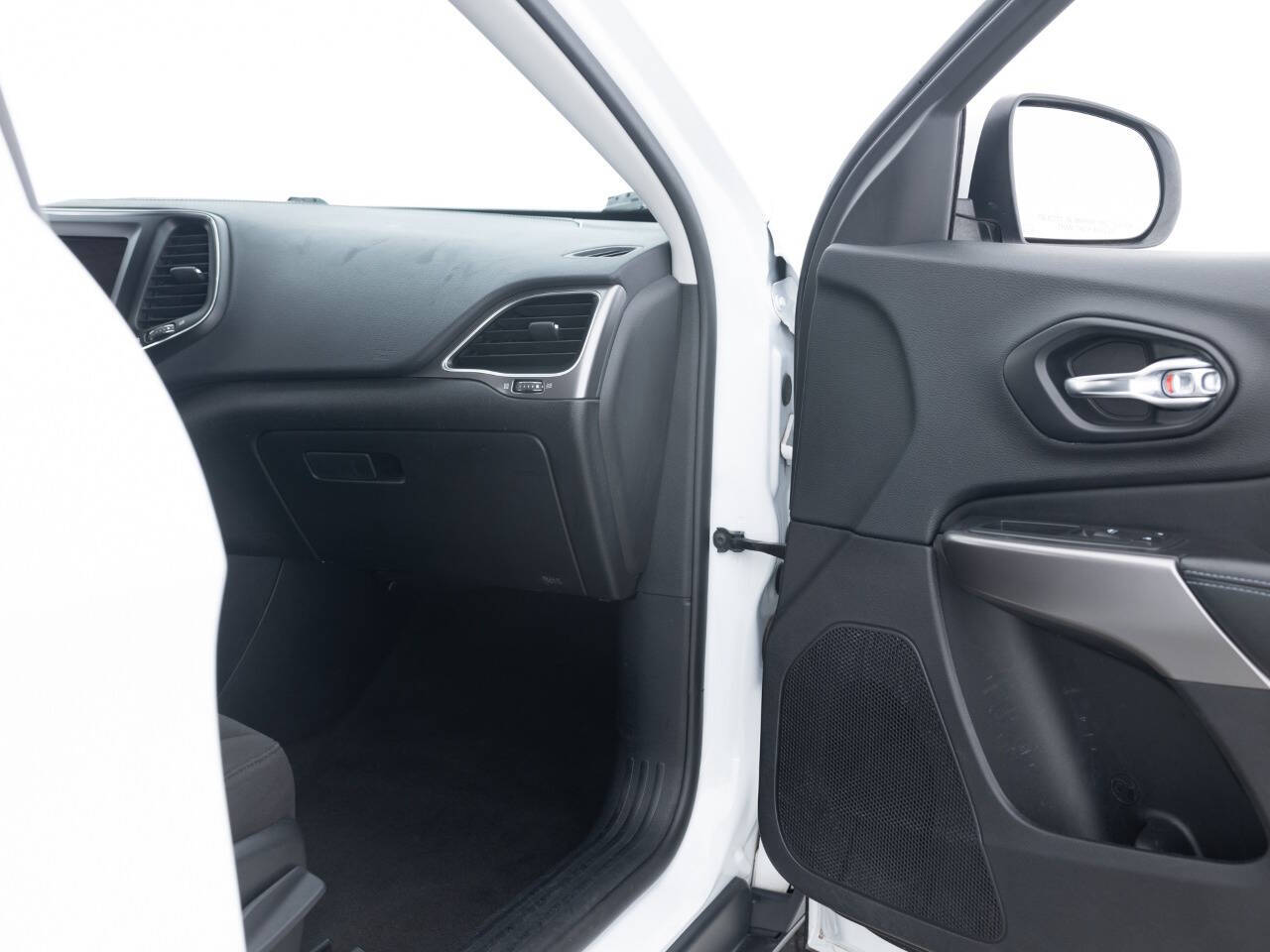 Used Car 2020 Jeep Cherokee  Latitude 4x4 4dr Suv For Sale Under $20,000 In Coal City, Illinois