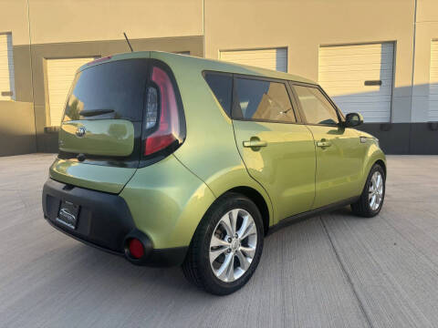 2015 Kia Soul +