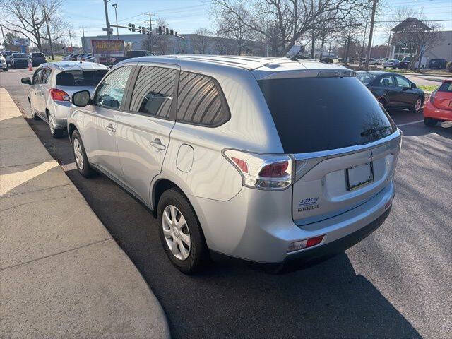 2014 Mitsubishi Outlander ES
