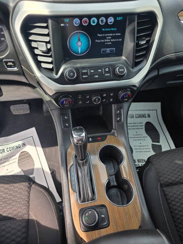 2017 GMC Acadia SLE-2