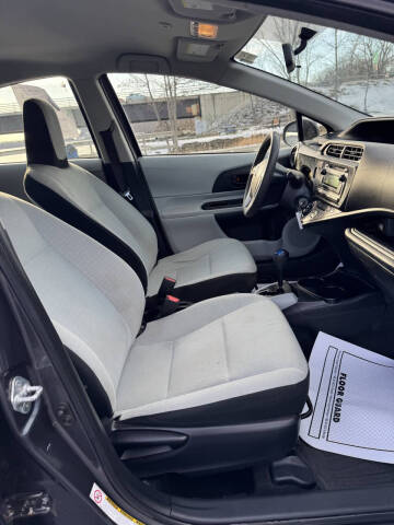 2014 Toyota Prius c Four