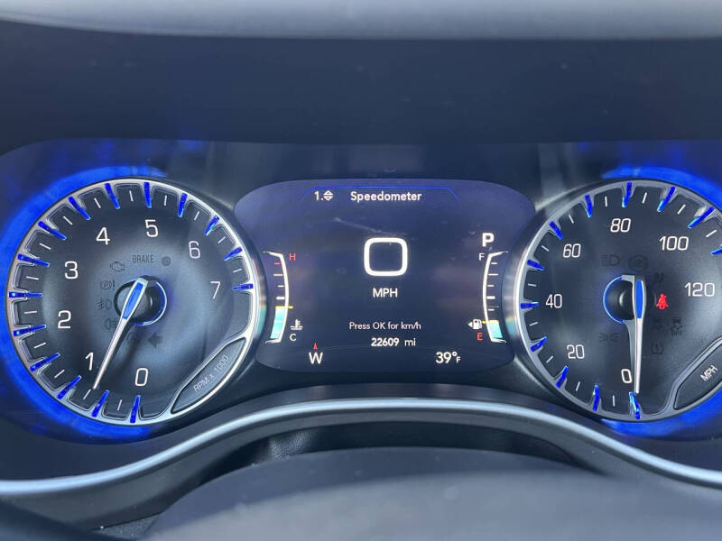 2025 Chrysler Pacifica Select