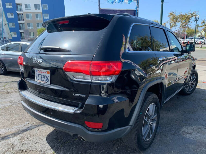 2017 Jeep Grand Cherokee Limited photo 11