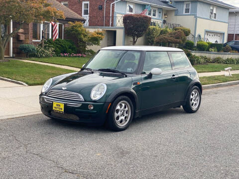 2002 MINI Cooper for sale at Reis Motors LLC in Lawrence NY