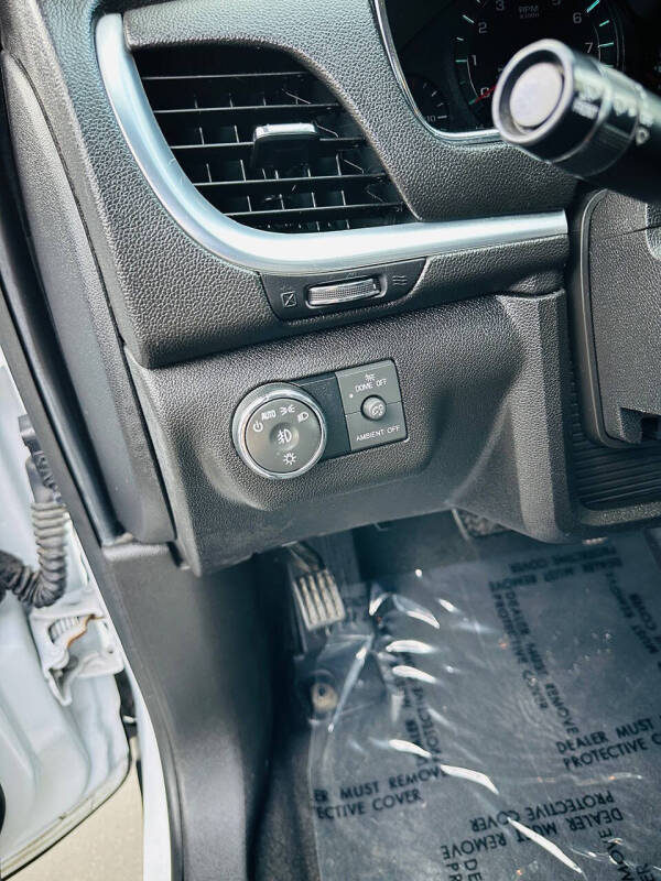 2017 Chevrolet Traverse LT