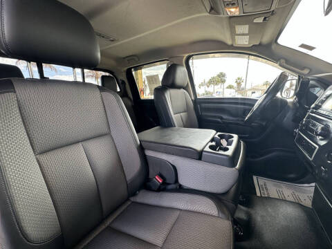 2017 Nissan Titan S