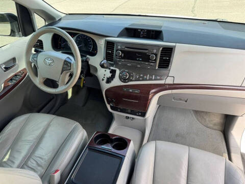 2012 Toyota Sienna