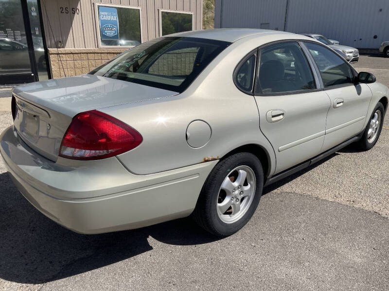 2006 Ford Taurus SE