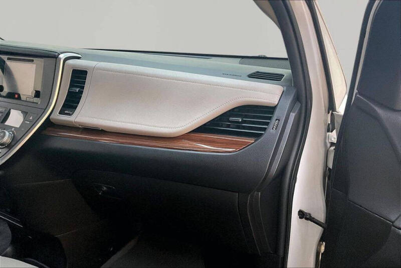 2017 Toyota Sienna