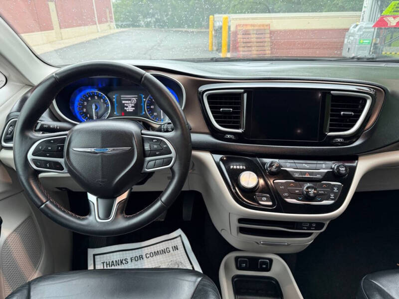 2017 Chrysler Pacifica Touring Plus