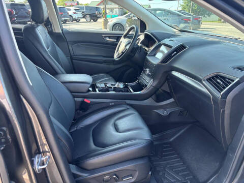 2019 Ford Edge Titanium