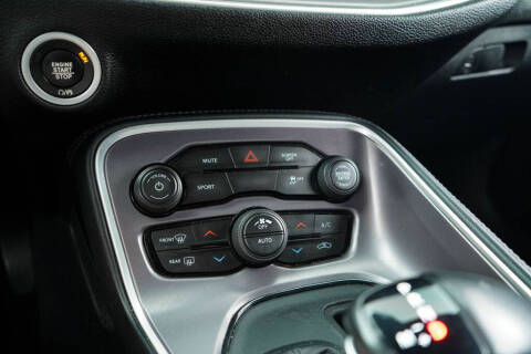 2021 Dodge Challenger SXT