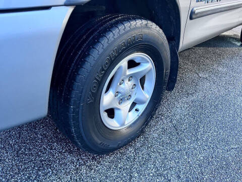 2004 Toyota Tundra SR5