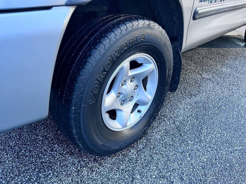 2004 Toyota Tundra SR5