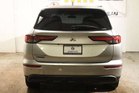 2022 Mitsubishi Outlander ES