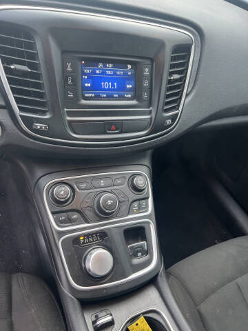 2016 Chrysler 200 Limited