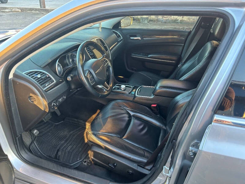 2015 Chrysler 300 Limited