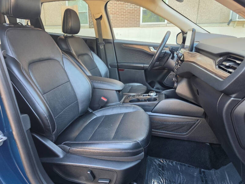 2020 Ford Escape Titanium