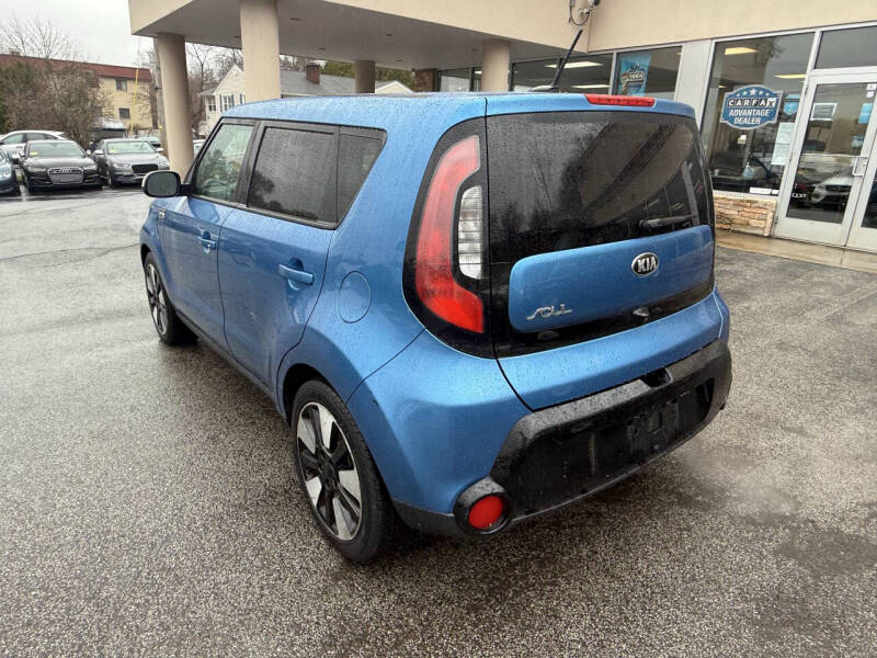 2016 Kia Soul +