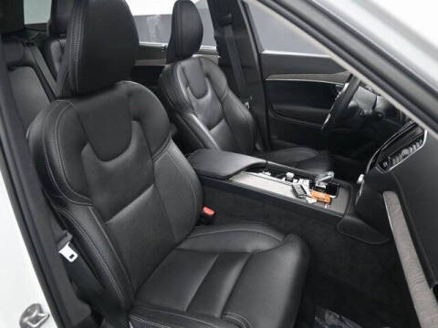 2023 Volvo XC90 B6 Ultimate Bright Theme 7P