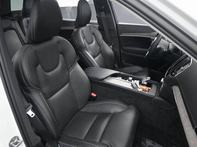 2023 Volvo XC90 B6 Ultimate Bright Theme 7P
