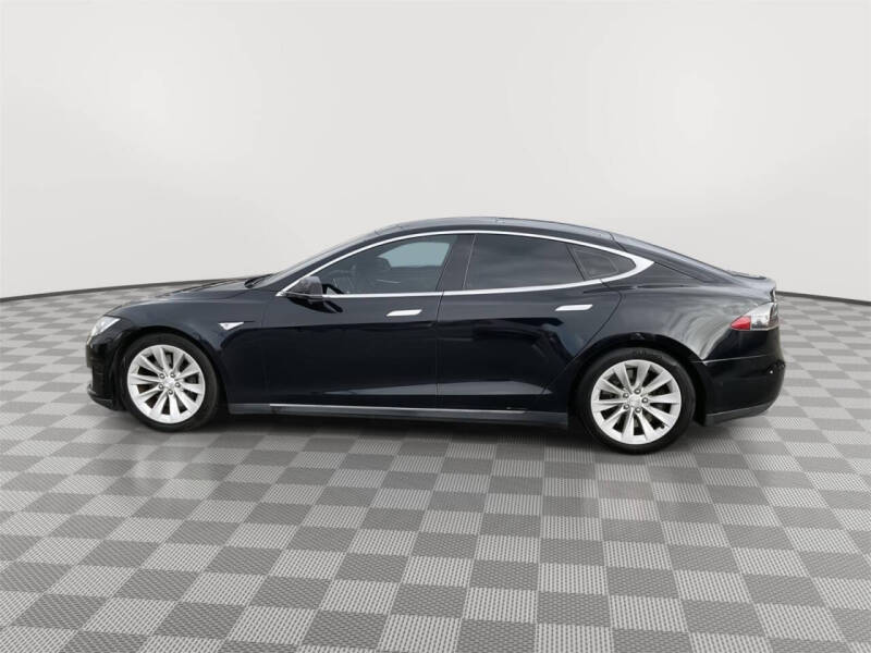 2016 Tesla Model S 70D