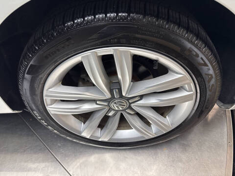 2017 Volkswagen Passat 1.8T SE