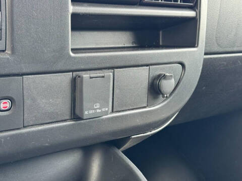 2025 GMC Savana 2500