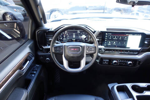 2025 GMC Sierra 1500 Elevation Standard