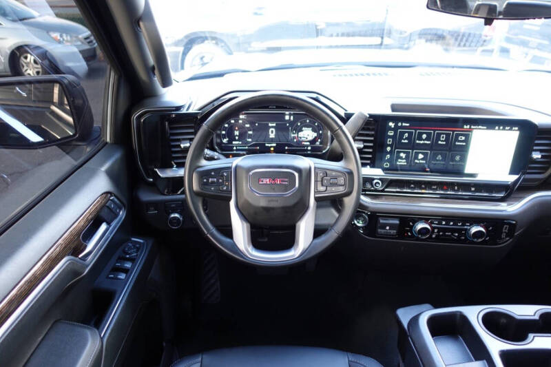 2025 GMC Sierra 1500 Elevation Standard