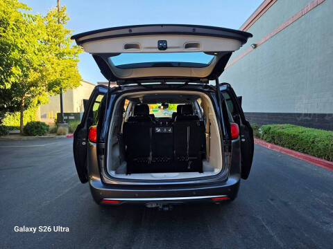 2018 Chrysler Pacifica Touring L