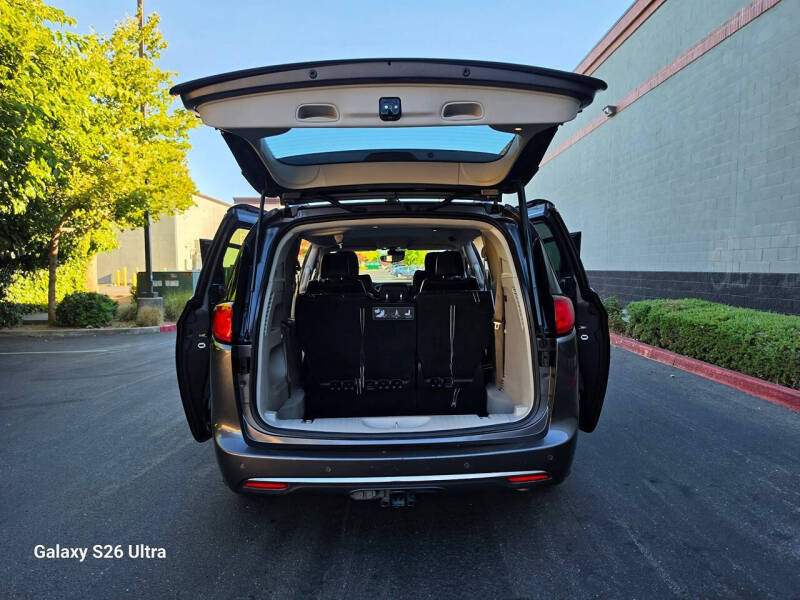 2018 Chrysler Pacifica Touring L