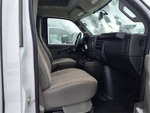 2025 Chevrolet Express 3500