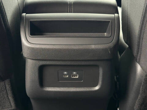 2025 Nissan Pathfinder S