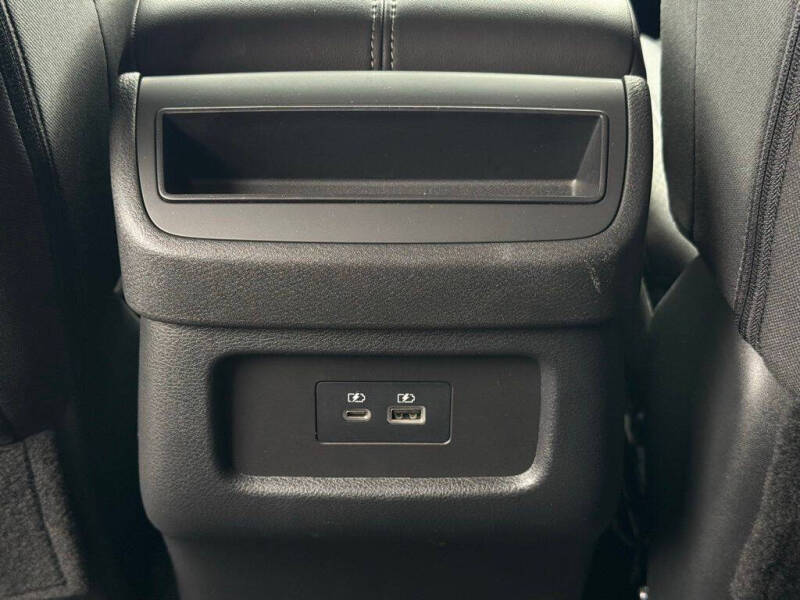 2025 Nissan Pathfinder S
