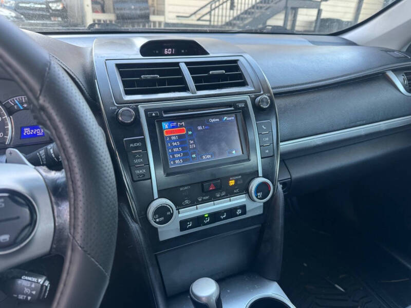 2014 Toyota Camry SE