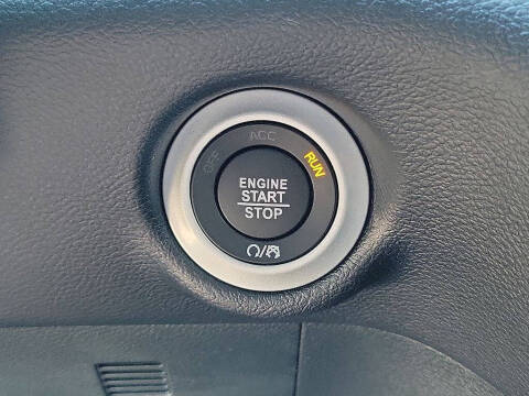 2025 Chrysler Voyager LX