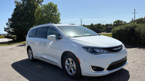 2018 Chrysler Pacifica Hybrid Touring L