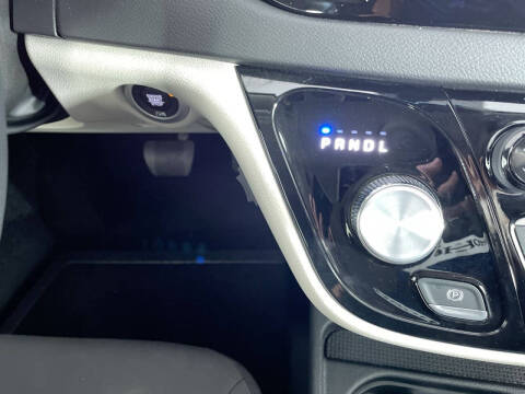 2024 Chrysler Voyager LX