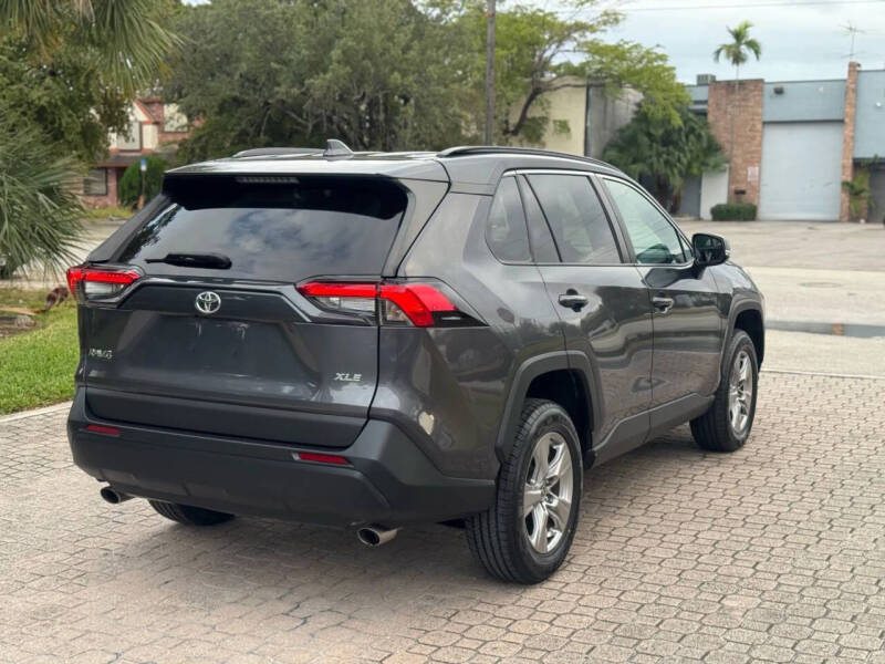 2022 Toyota RAV4 XLE